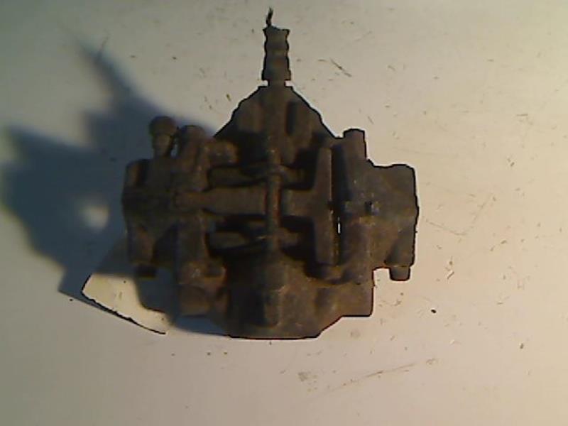 Estribo trasero izquierdo (freno)