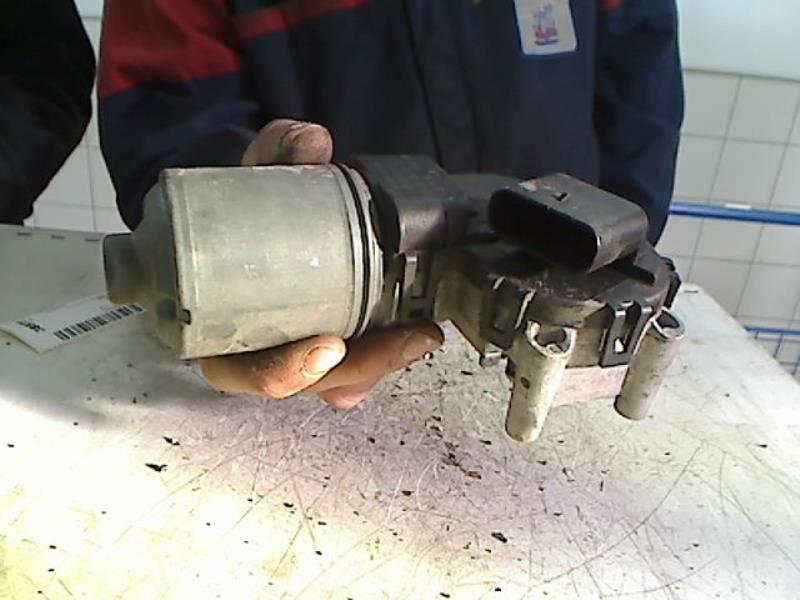 Motore tergicristallo anteriore