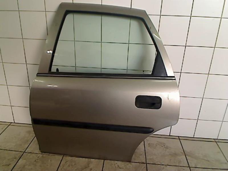 Puerta trasera izquierda