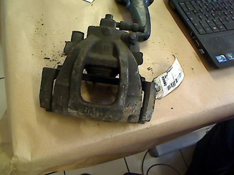 Etrier avant gauche (freinage)