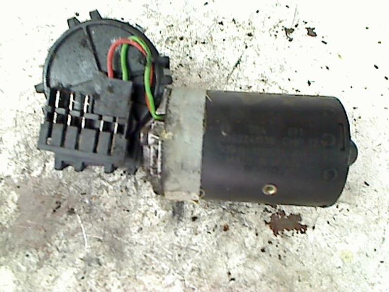 Motore tergicristallo anteriore
