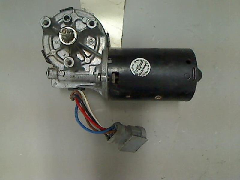 Moteur essuie glace avant