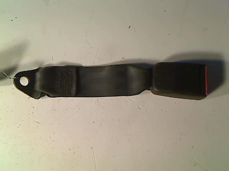 Attache ceinture arriere droit
