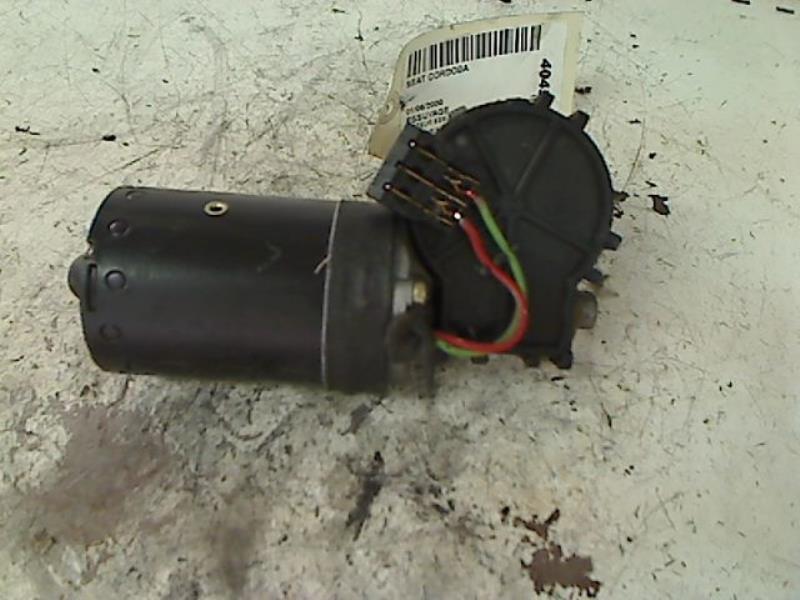 Moteur essuie glace avant