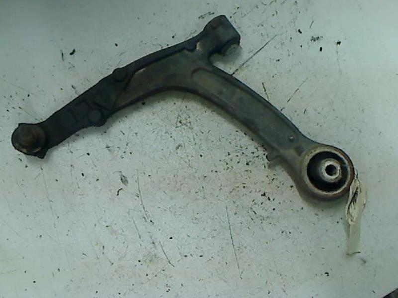 Triangle inferieur avant gauche