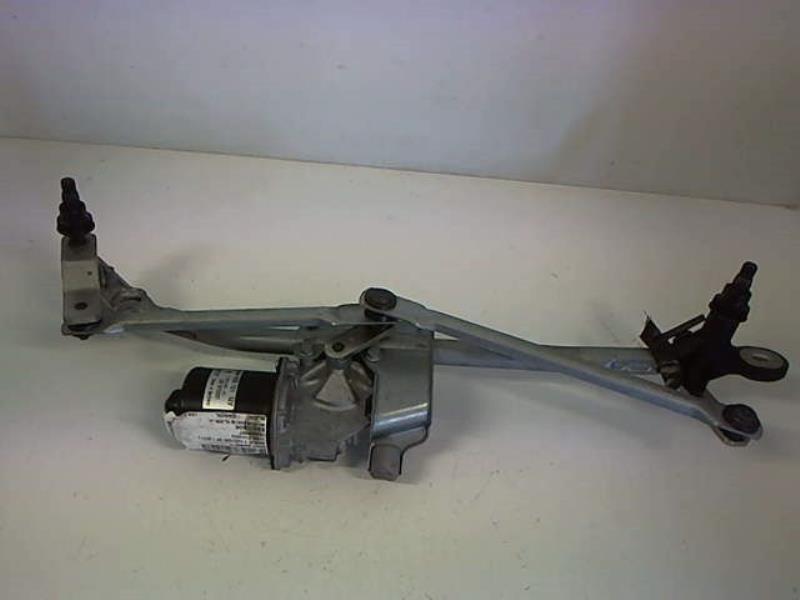 Motor de limpiaparabrisas delantero