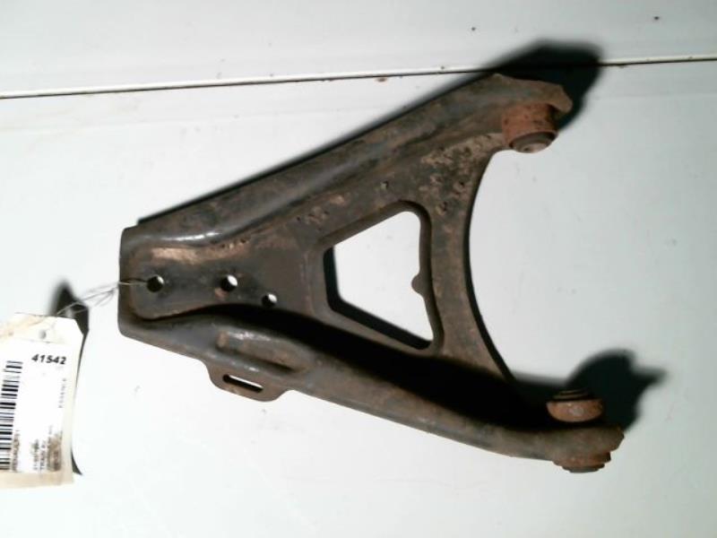 Triangle inferieur avant gauche