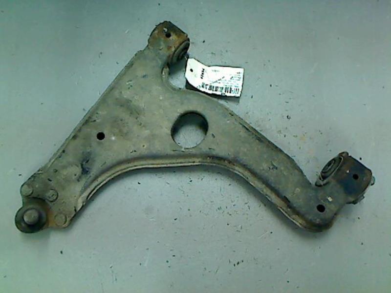 Triangle inferieur avant gauche