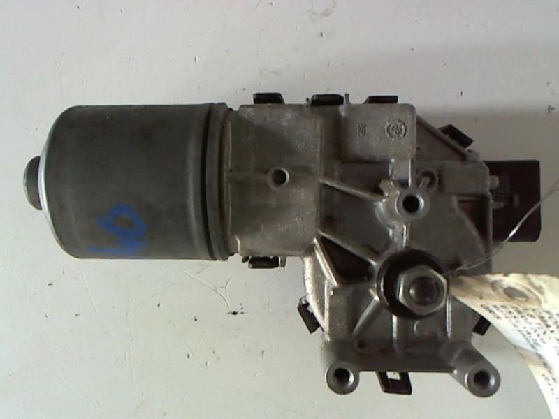 Moteur essuie glace avant