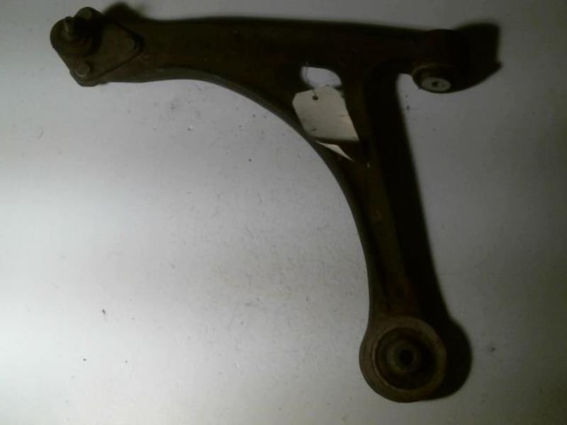 Triangle inferieur avant gauche