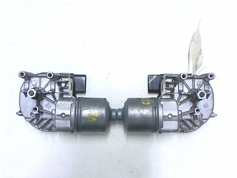 Motor de limpiaparabrisas delantero