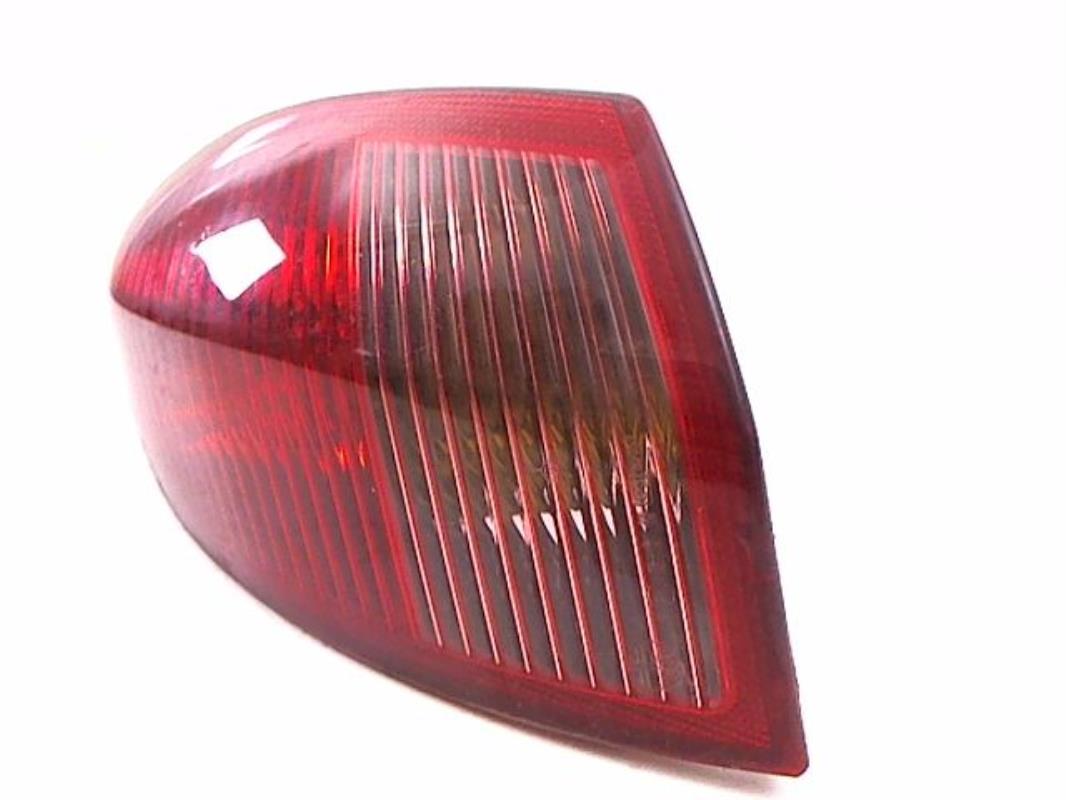 Fanale posteriore principale sinistro (luci)
