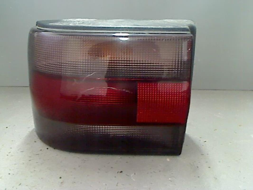 Fanale posteriore principale sinistro (luci)
