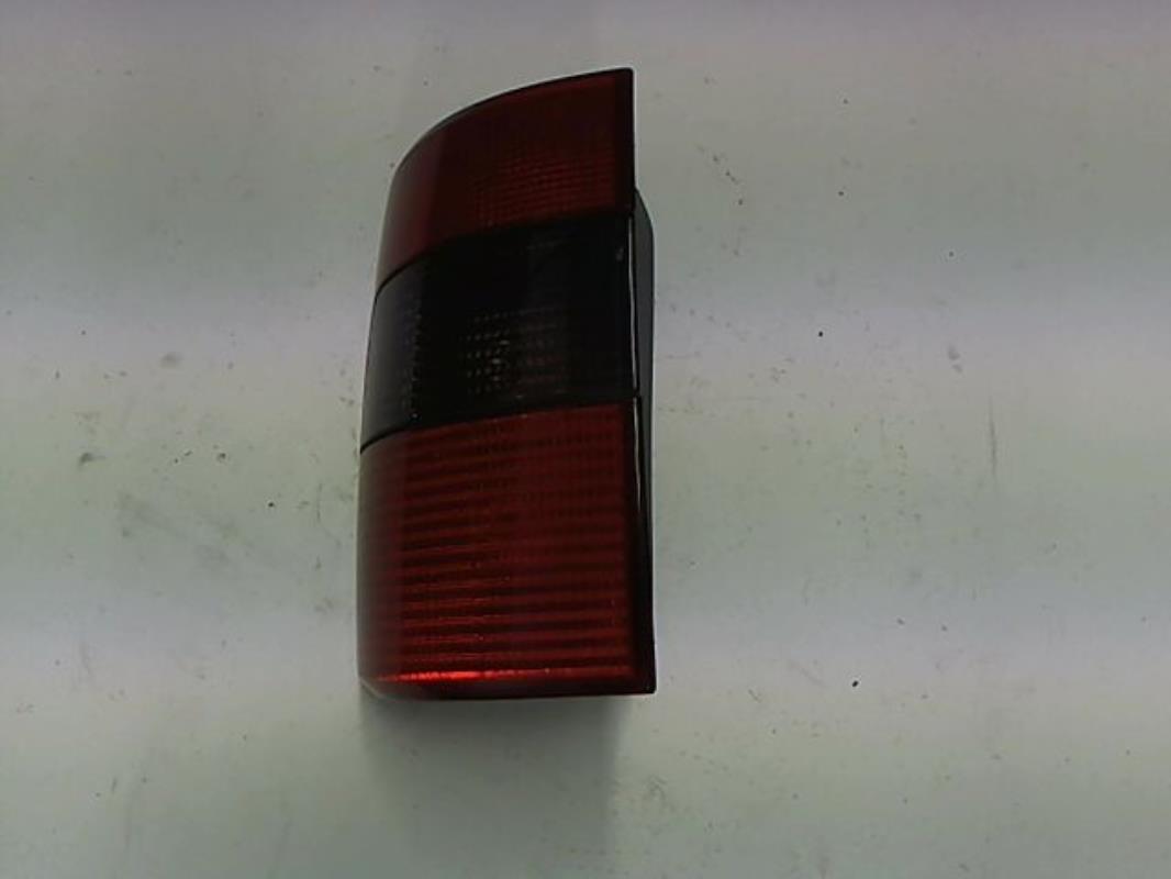 Luz trasera principal izquierda (luces)