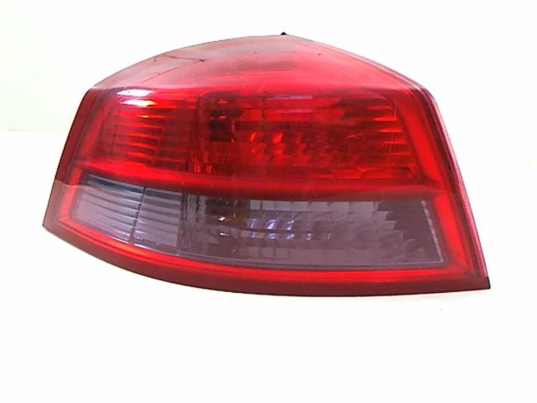 Fanale posteriore principale sinistro (luci)