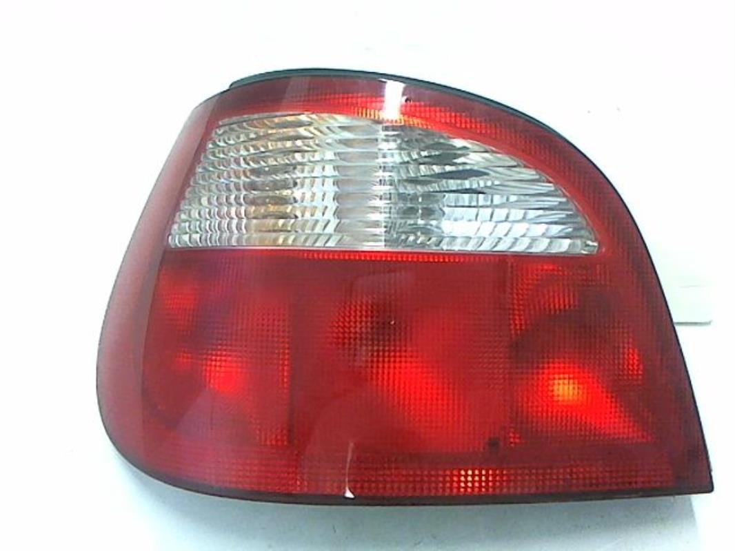 Fanale posteriore principale sinistro (luci)