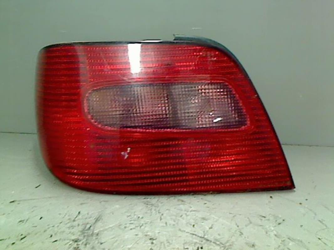 Fanale posteriore principale sinistro (luci)
