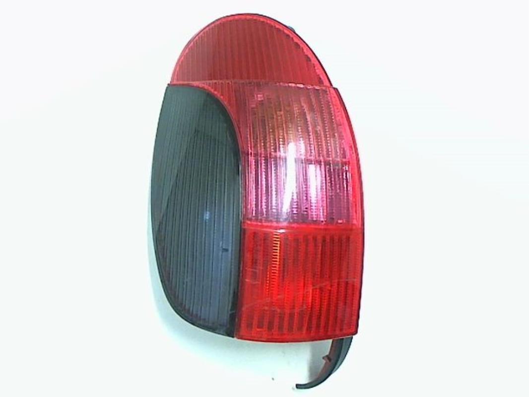 Fanale posteriore principale sinistro (luci)