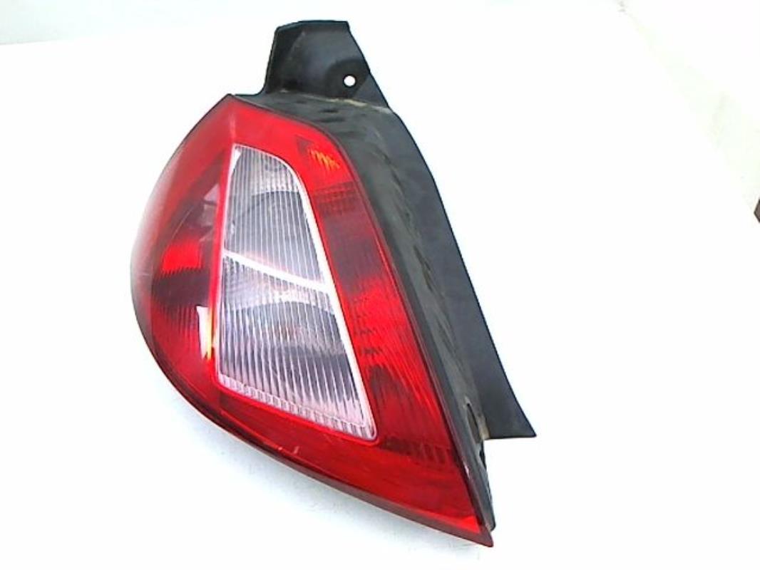 Fanale posteriore principale sinistro (luci)
