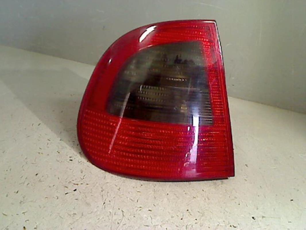 Fanale posteriore principale sinistro (luci)