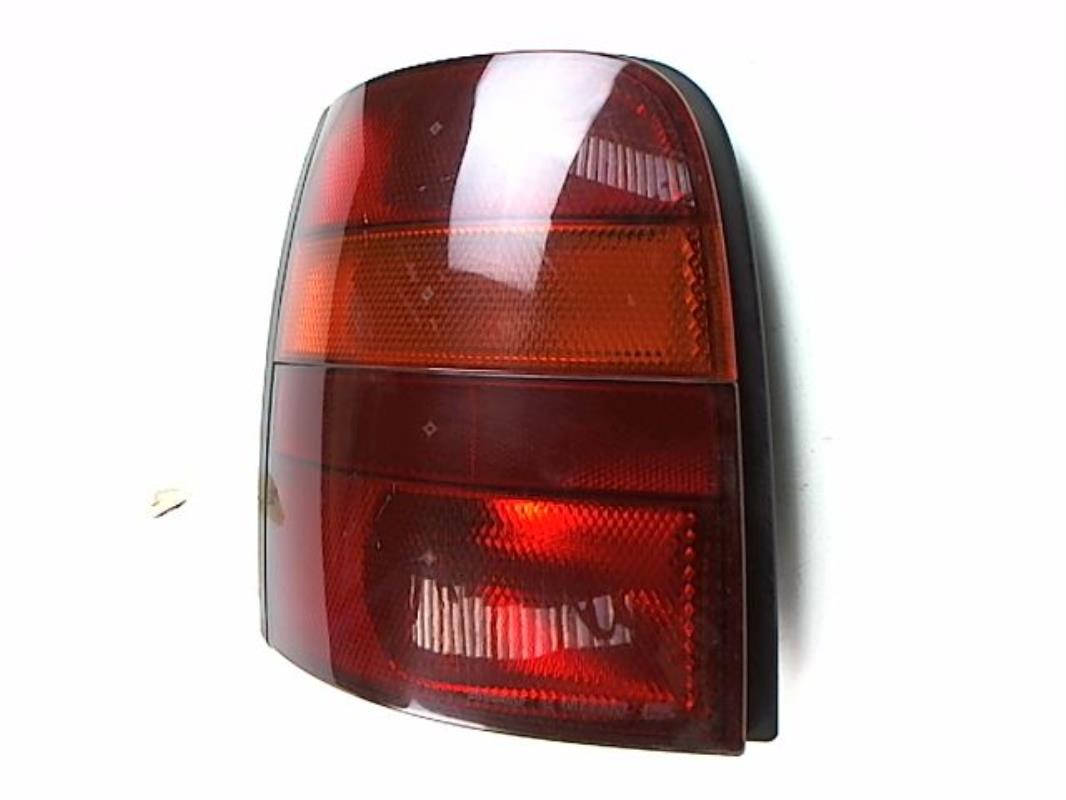 Fanale posteriore principale sinistro (luci)