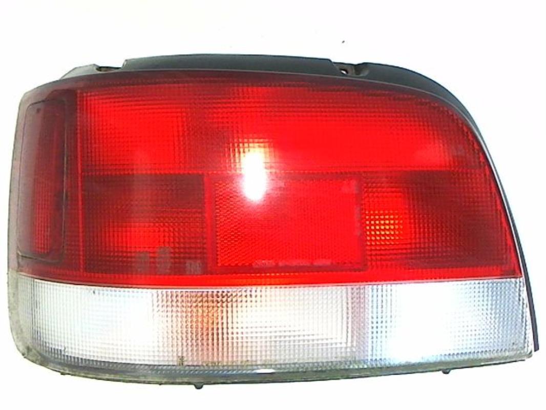 Fanale posteriore principale sinistro (luci)