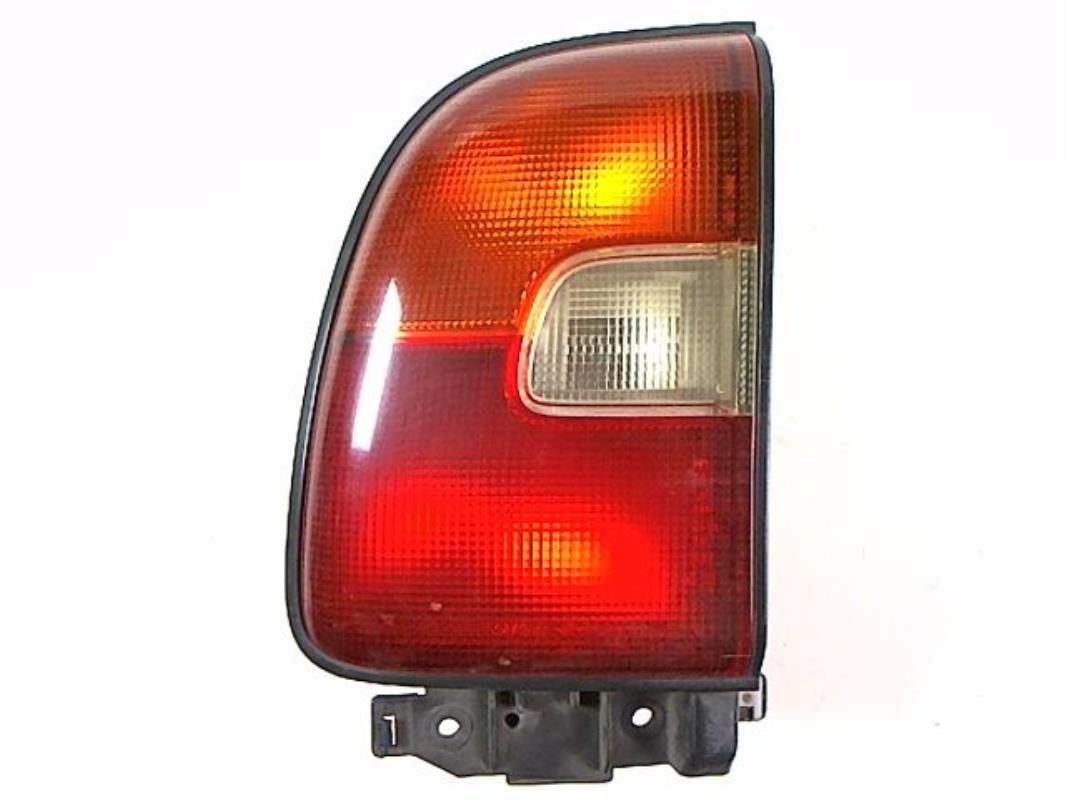 Fanale posteriore principale sinistro (luci)