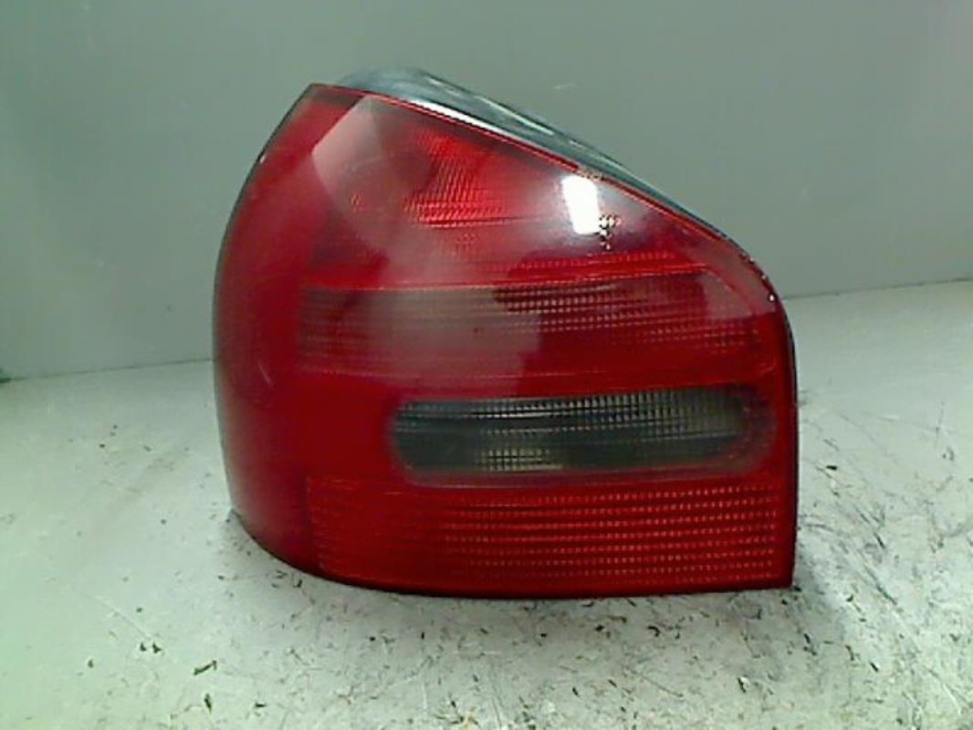 Fanale posteriore principale sinistro (luci)