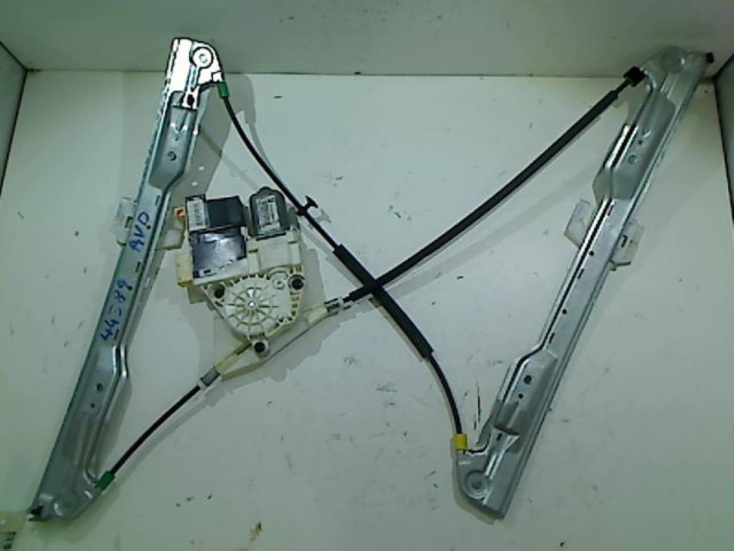 Leve vitre electrique avant droit