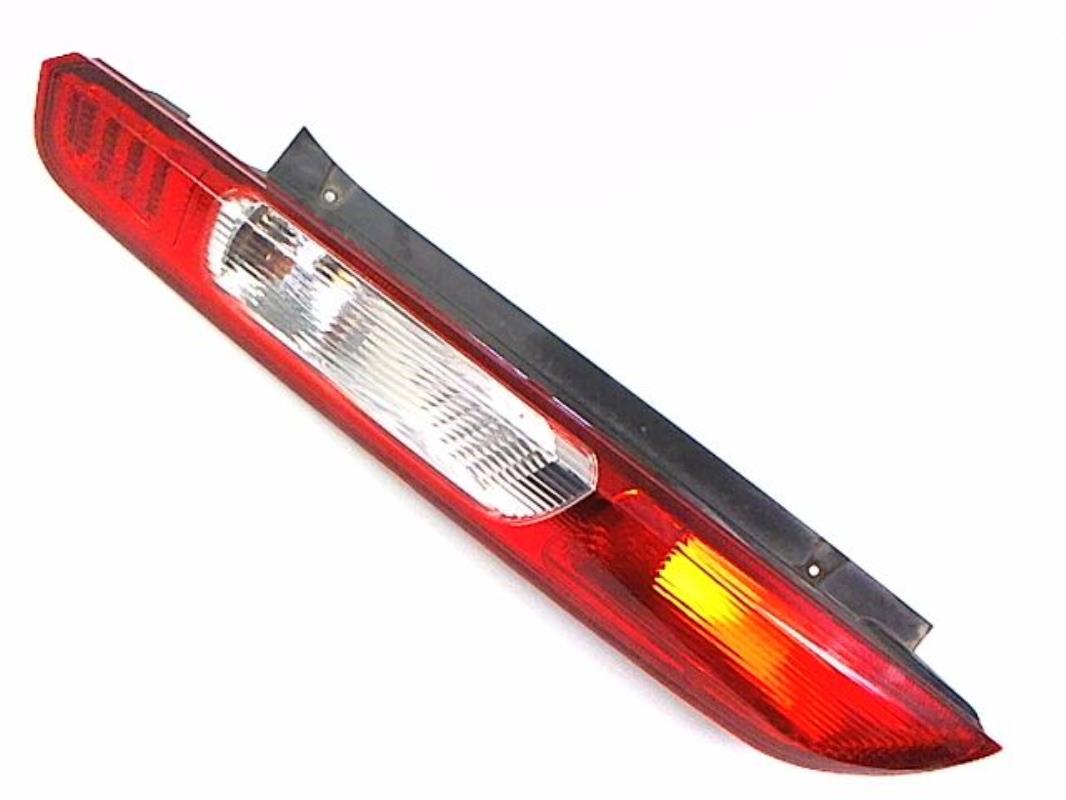 Luz trasera principal izquierda (luces)