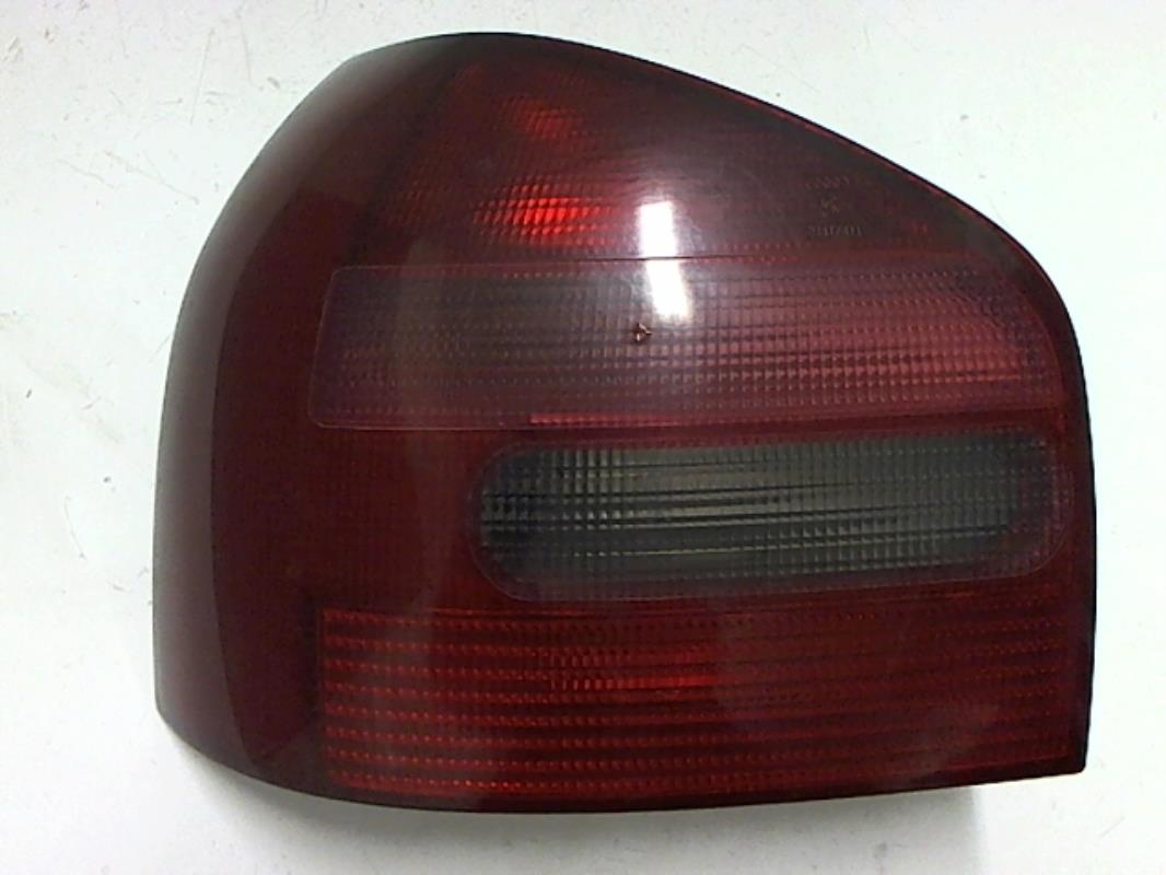 Fanale posteriore principale sinistro (luci)
