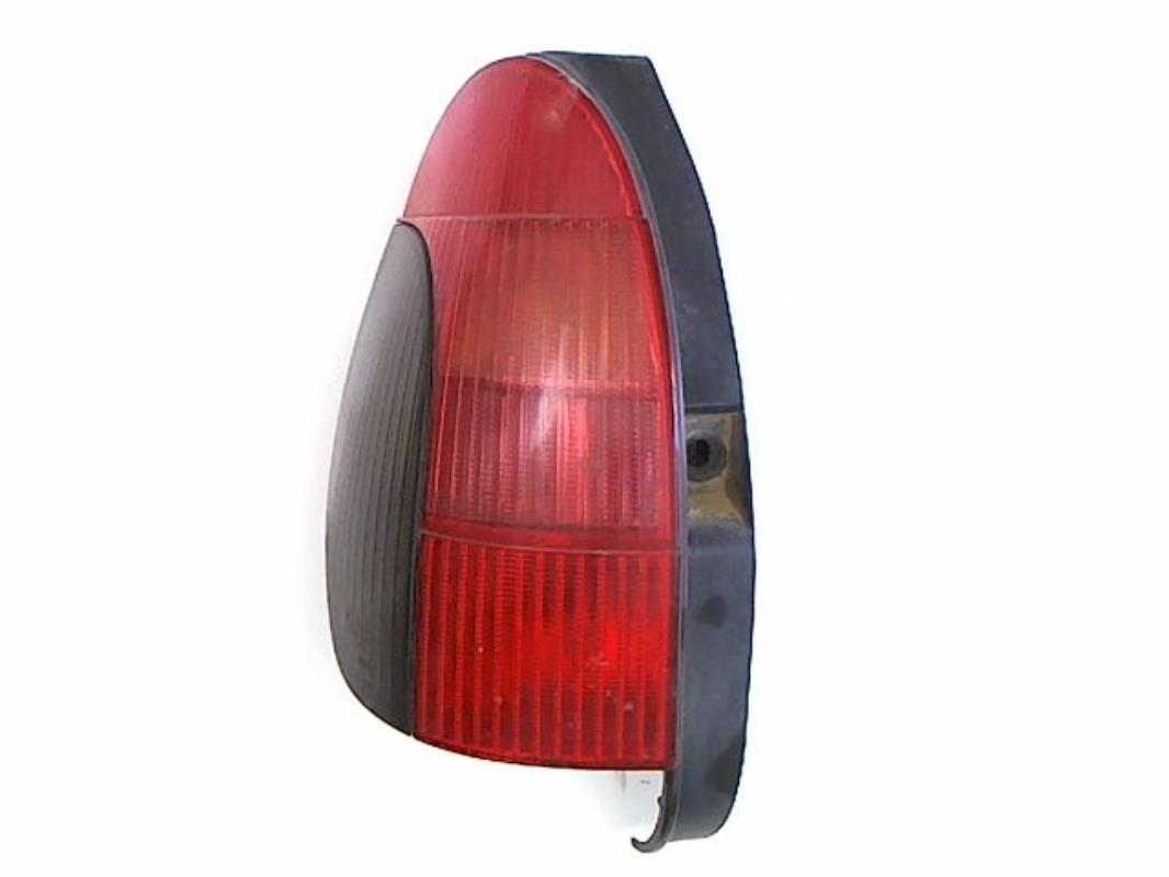 Fanale posteriore principale sinistro (luci)