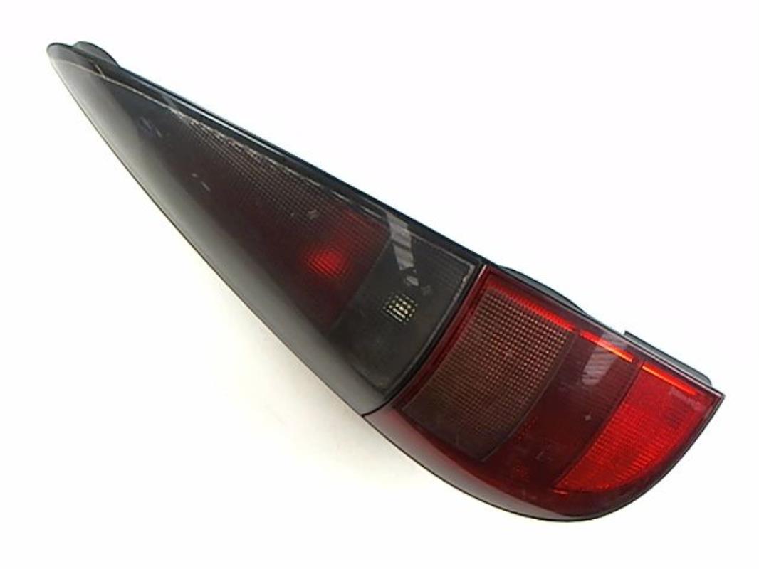 Fanale posteriore principale sinistro (luci)