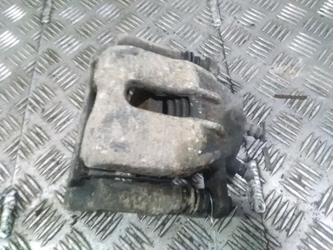 Etrier avant gauche (freinage)