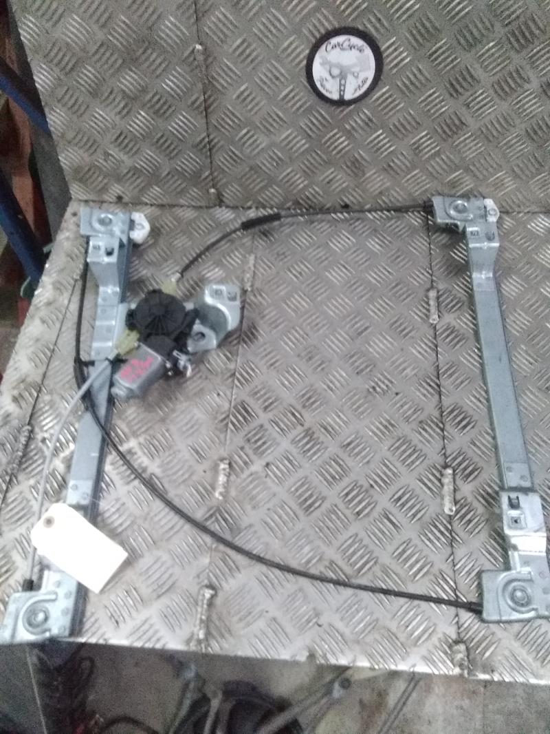 Leve vitre electrique avant droit