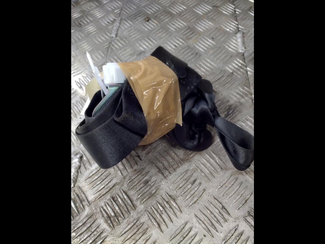 Ceinture avant gauche
