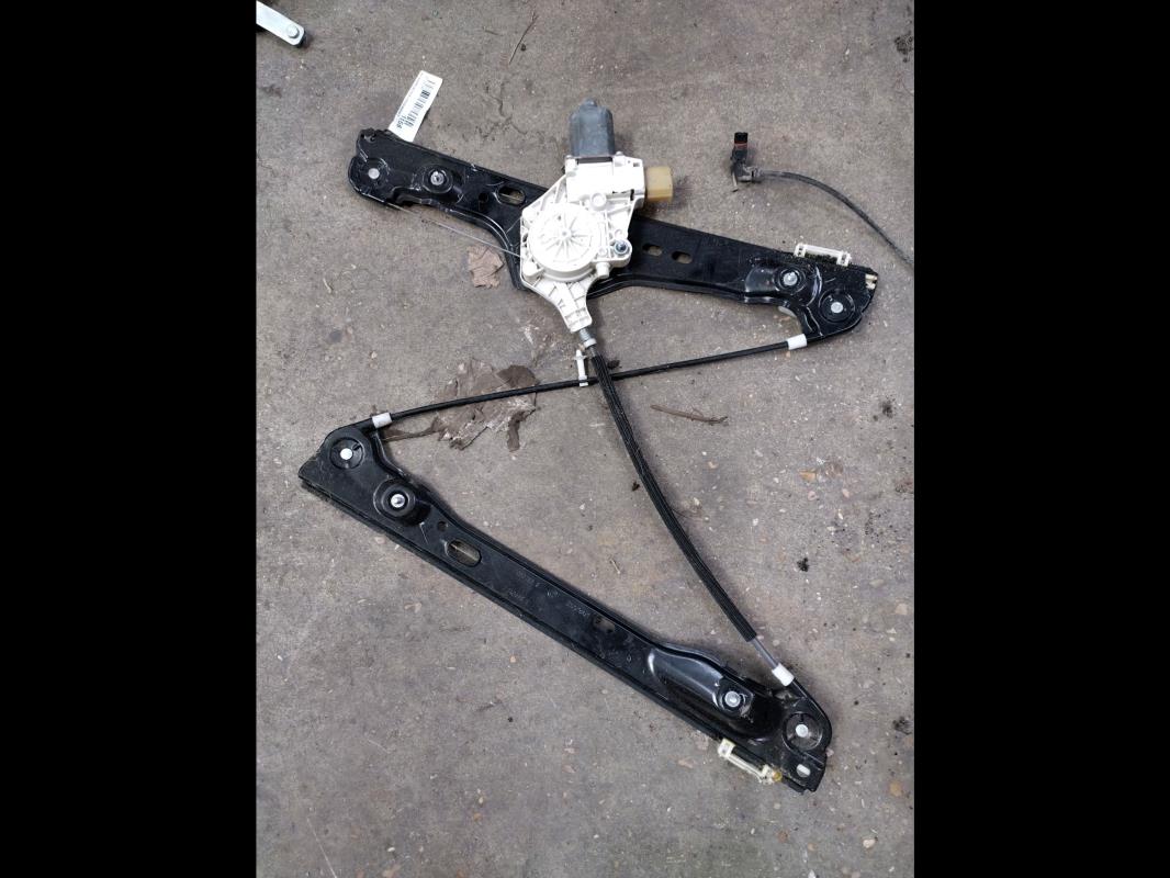 Leve vitre electrique avant droit