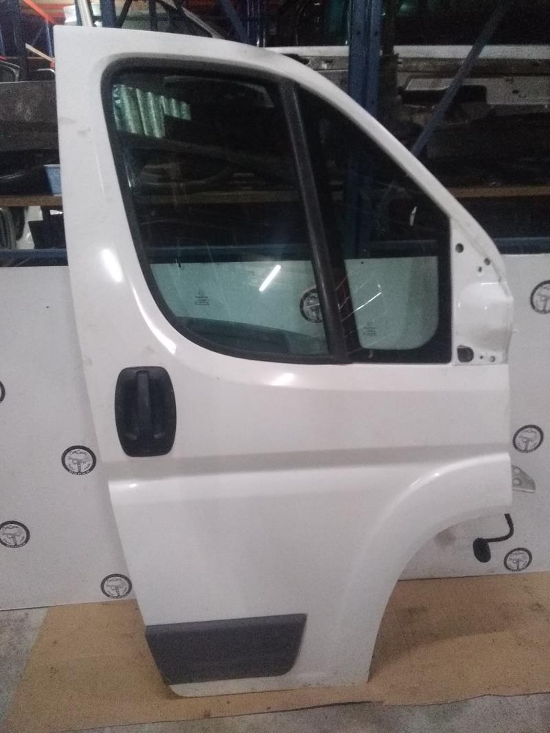 Porte avant droit