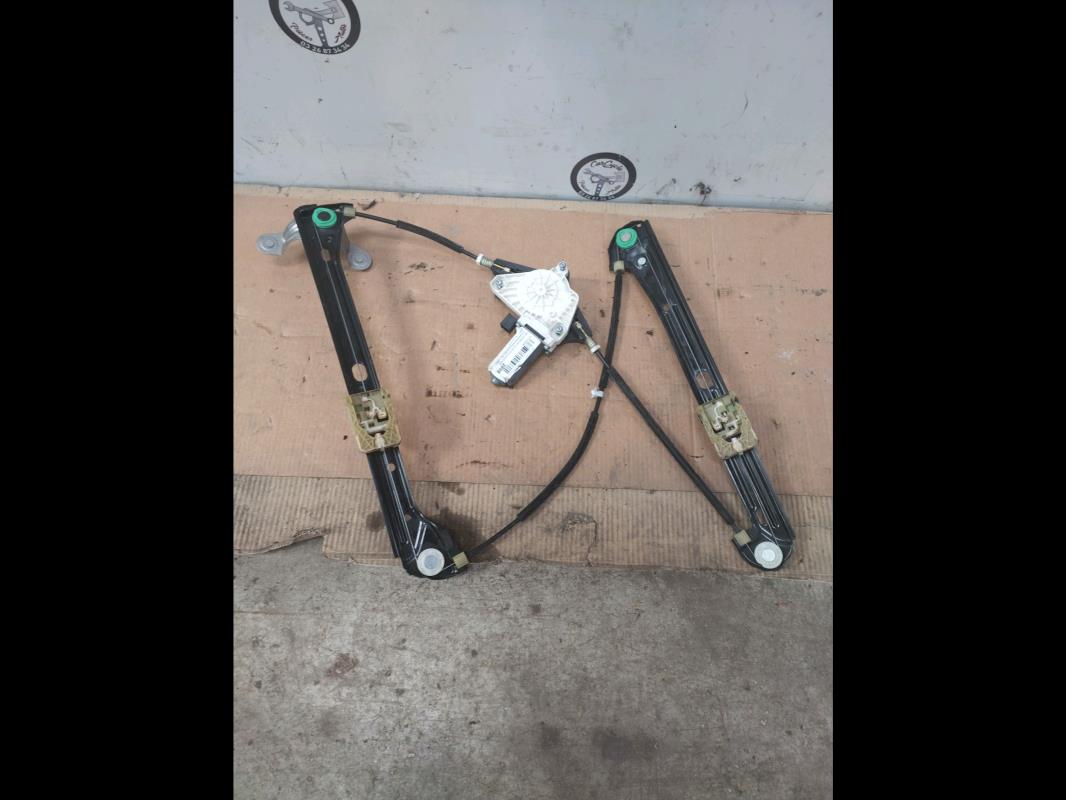 Leve vitre electrique avant droit