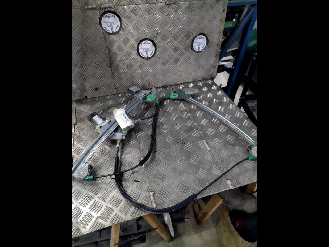 Leve vitre electrique avant droit