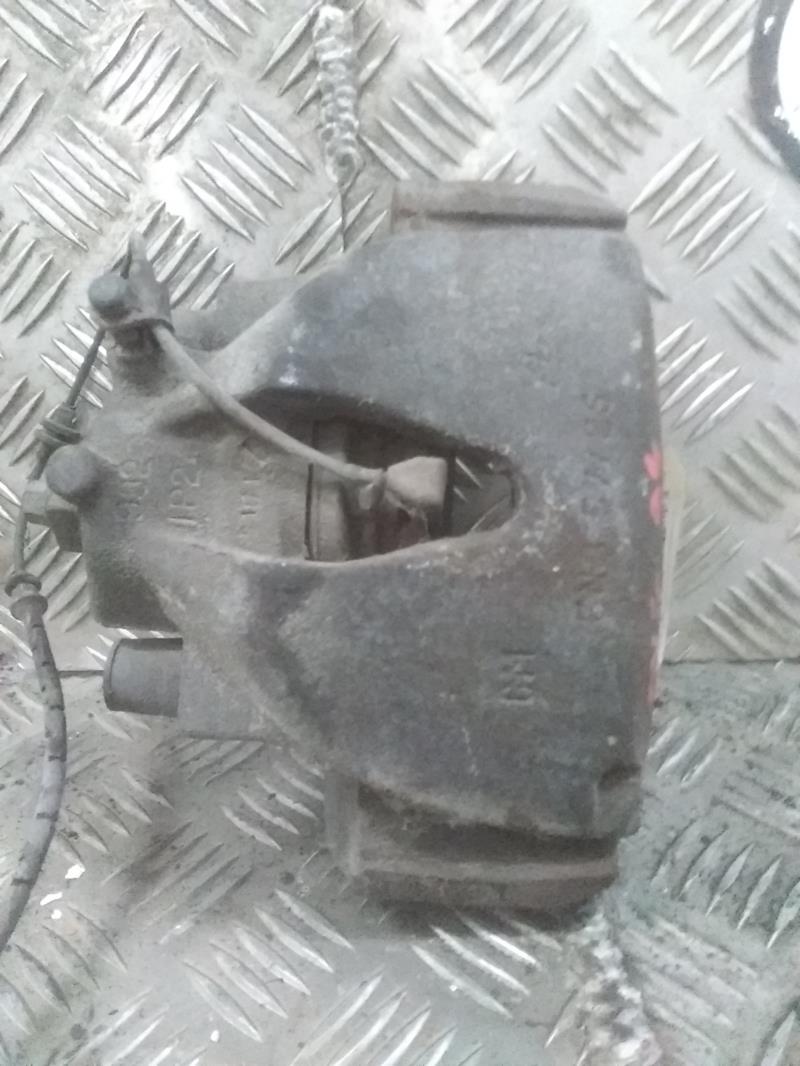 Etrier avant gauche (freinage)