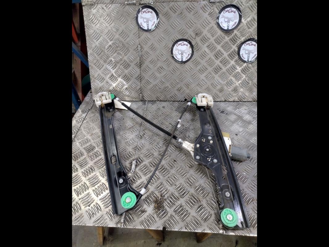 Leve vitre electrique avant droit