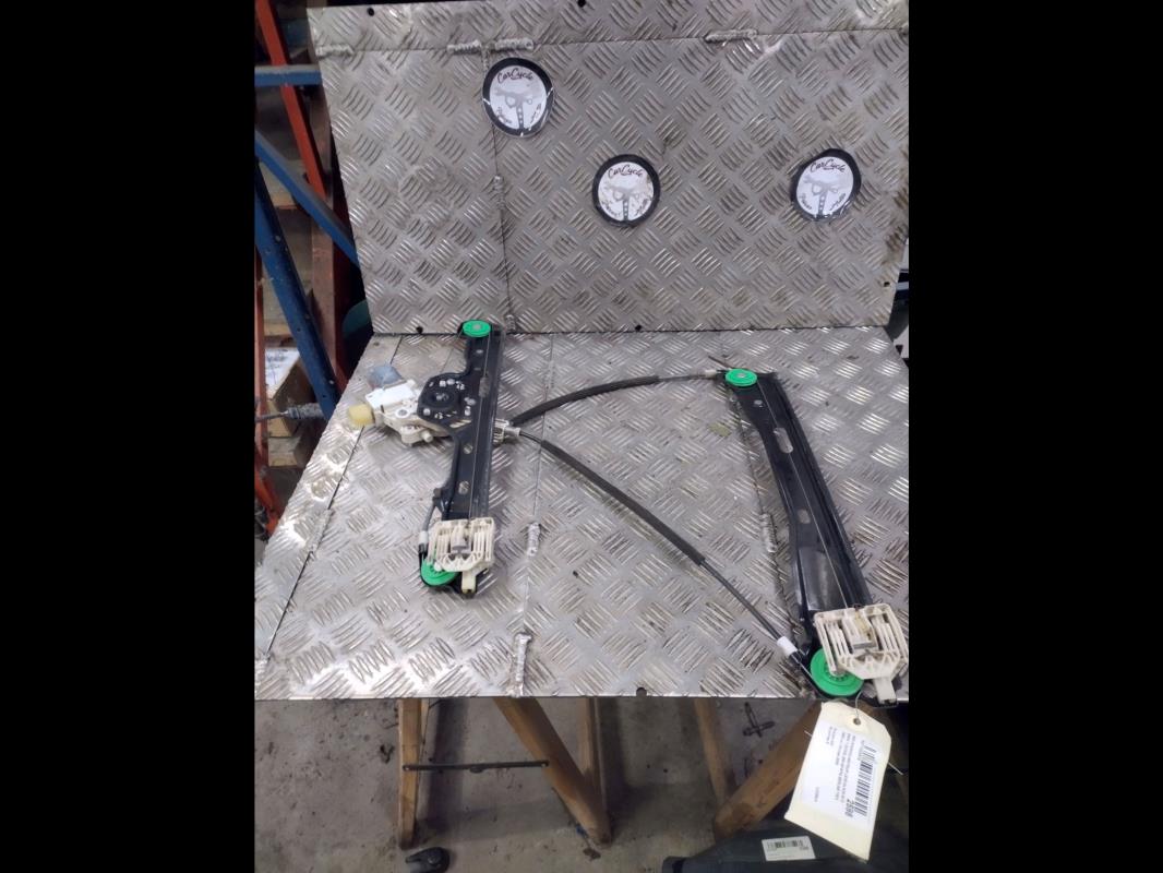 Leve vitre electrique avant droit