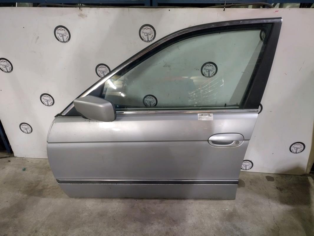 Porte avant gauche