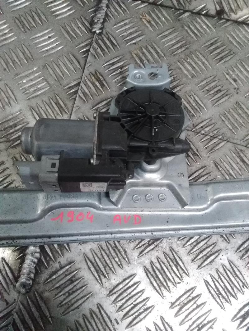 Leve vitre electrique avant droit