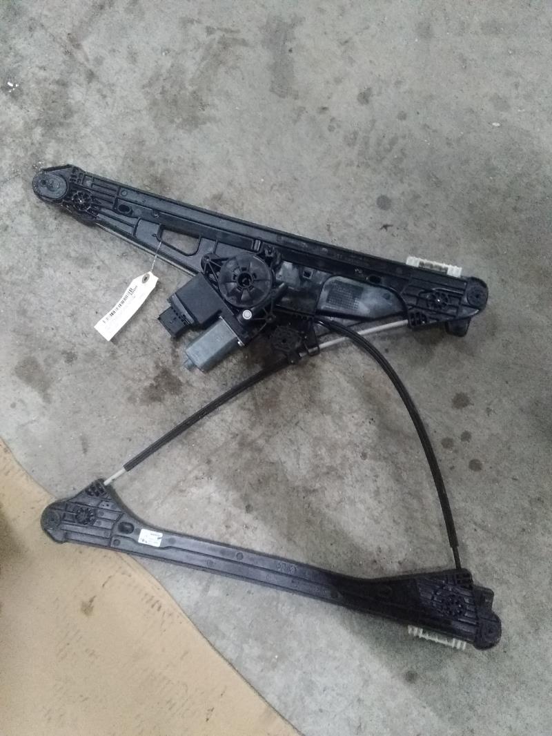Leve vitre electrique avant droit
