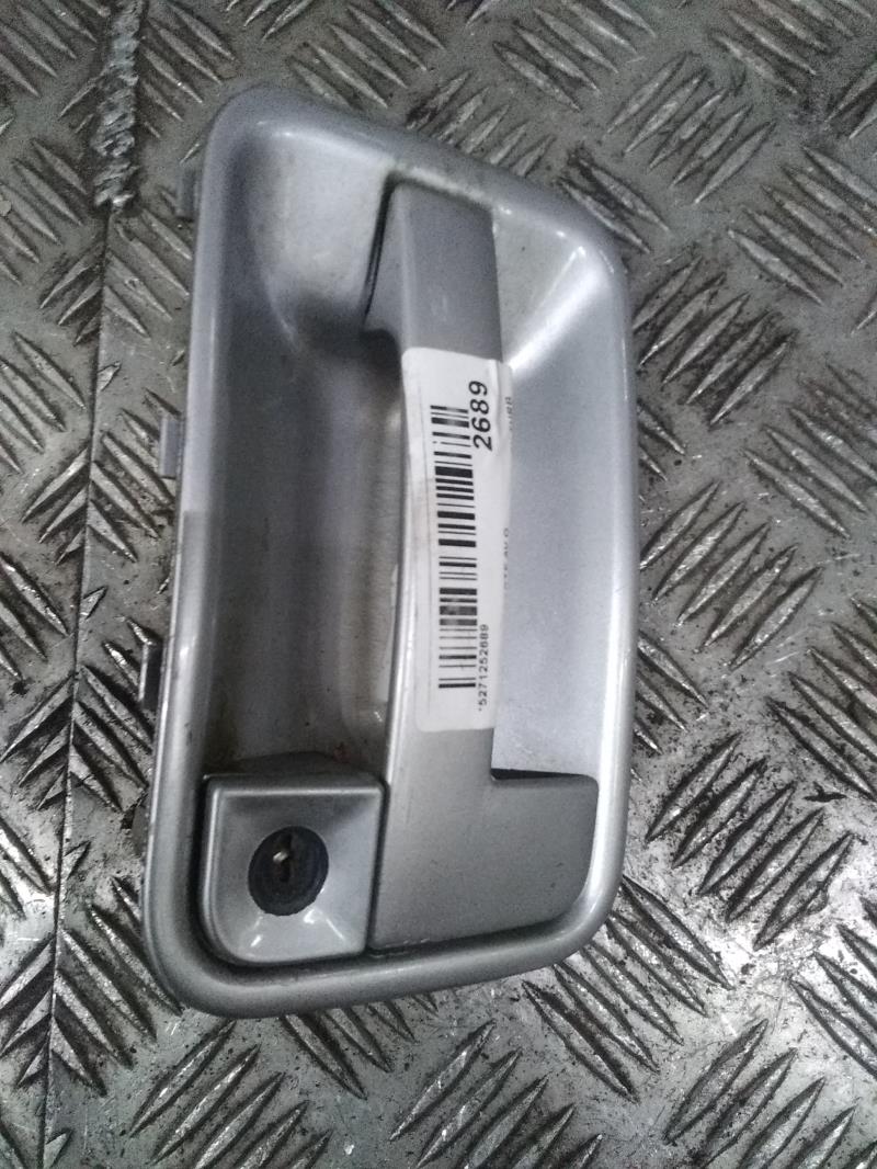 Poignee porte avant gauche