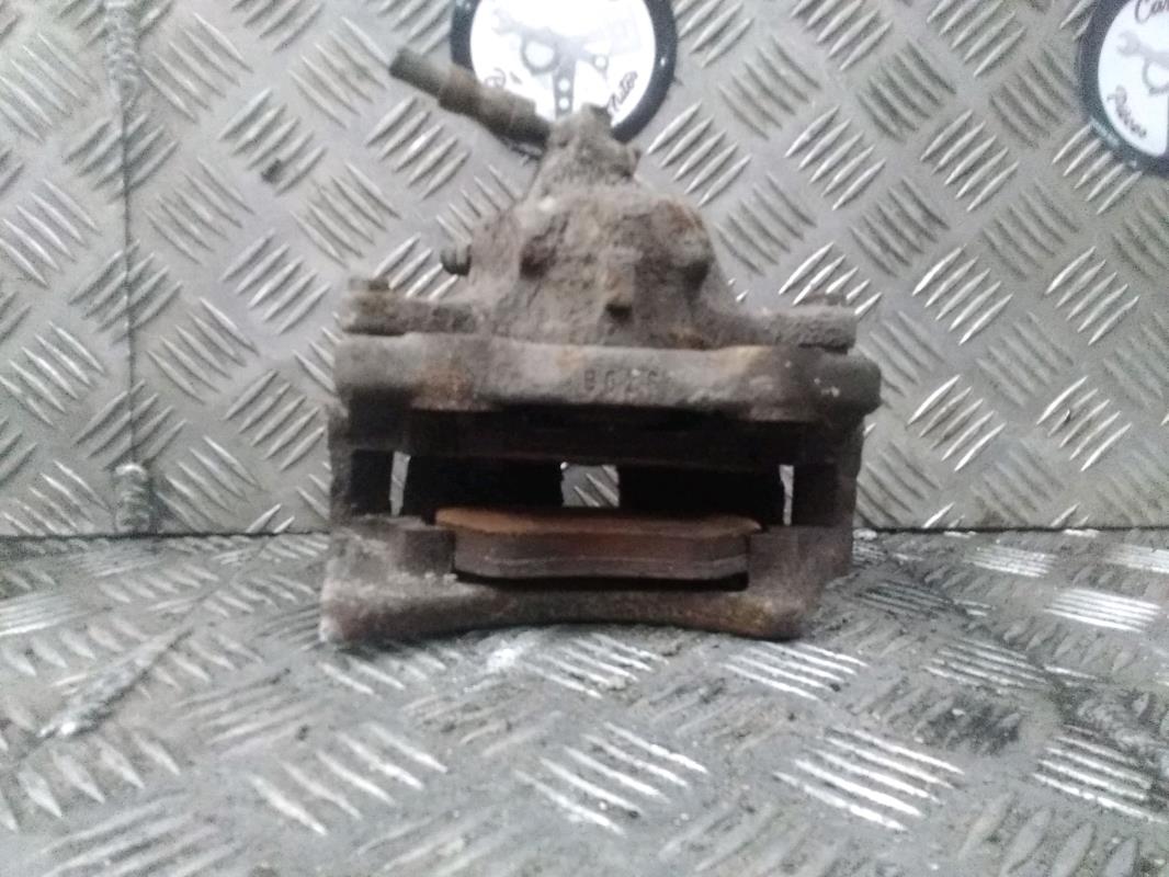 Etrier avant gauche (freinage)