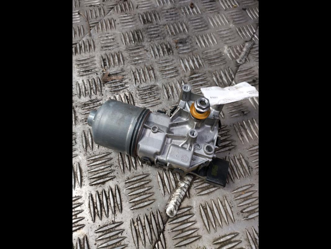 Moteur essuie glace avant