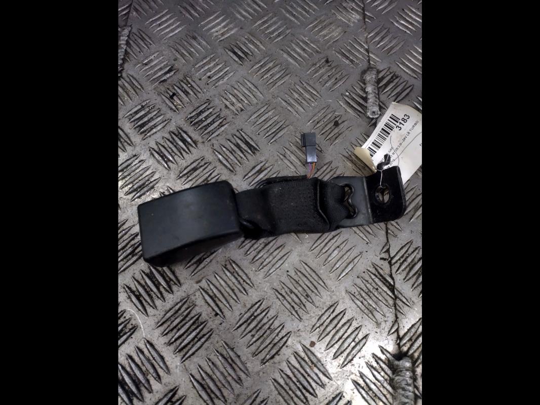 Attache ceinture arriere gauche
